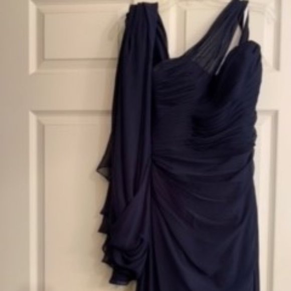 Georgeous navy gown - Picture 9 of 10